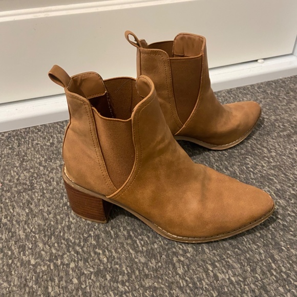 Brown ankle boots - Picture 3 of 5